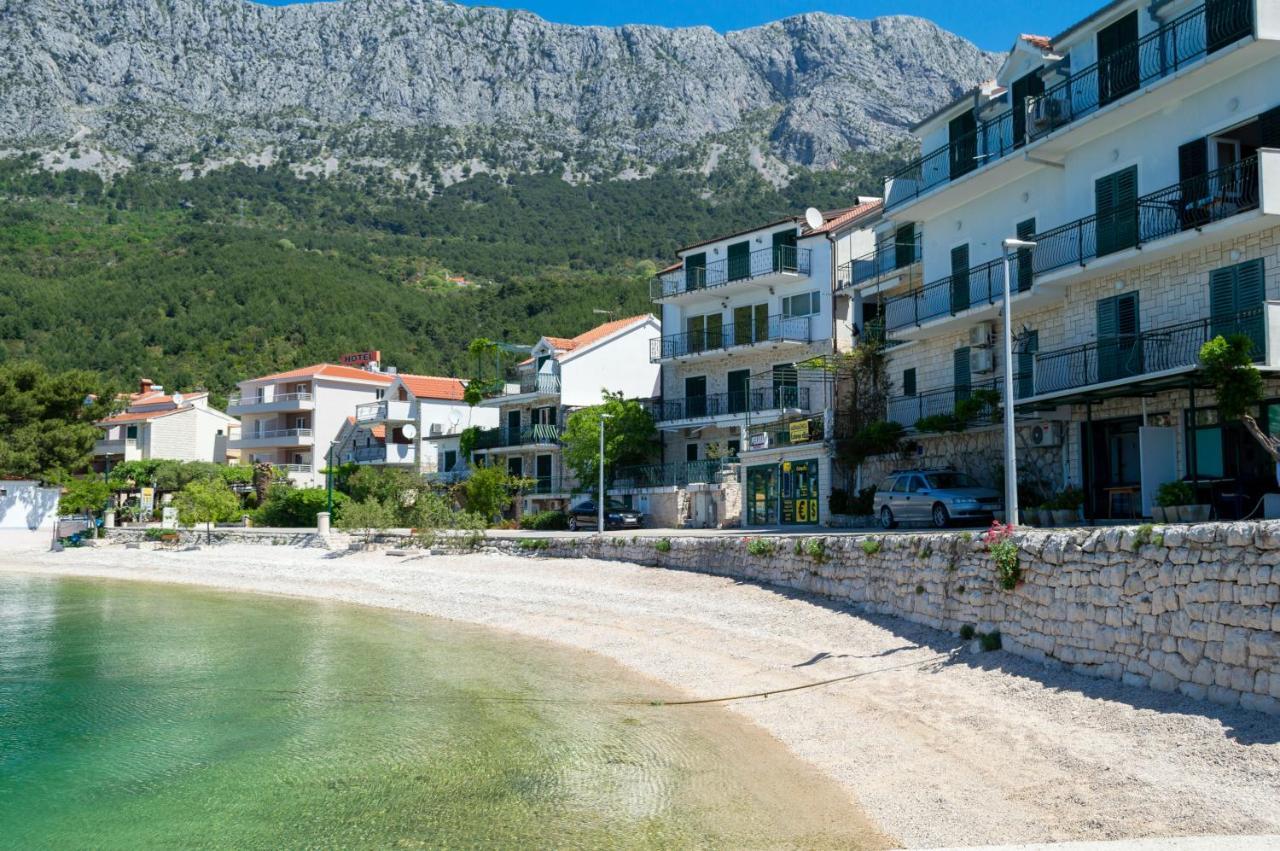 Apartments Ivica - Beachfront 德尔韦尼克 外观 照片